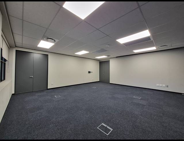 133M² OFFICE TO LET IN MELROSE ESTATE